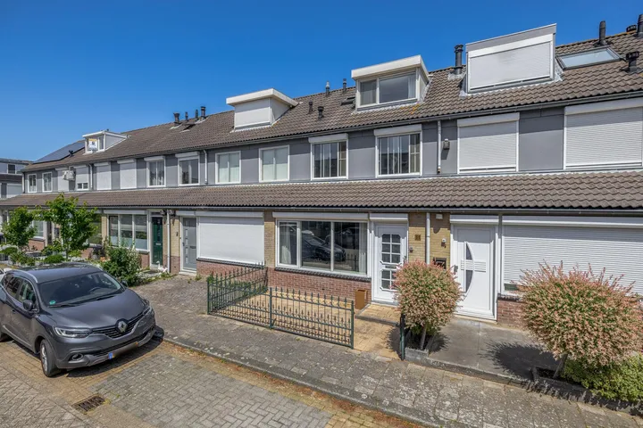 Tussenwoning te koop: Betsy Westendorp-Osieckstraat 11, Maaswijk-Noordoost Spijkenisse