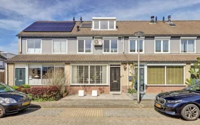 Tussenwoning te koop: Betsy Westendorp-Osieckstraat 3, Maaswijk-Noordoost Spijkenisse