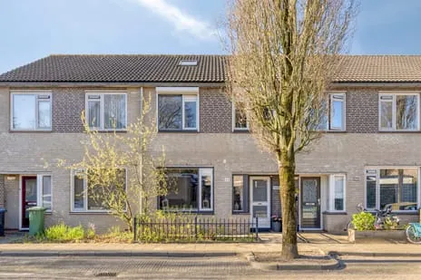 Tussenwoning te koop: Betuwehof 43, Rijpelberg-West Helmond