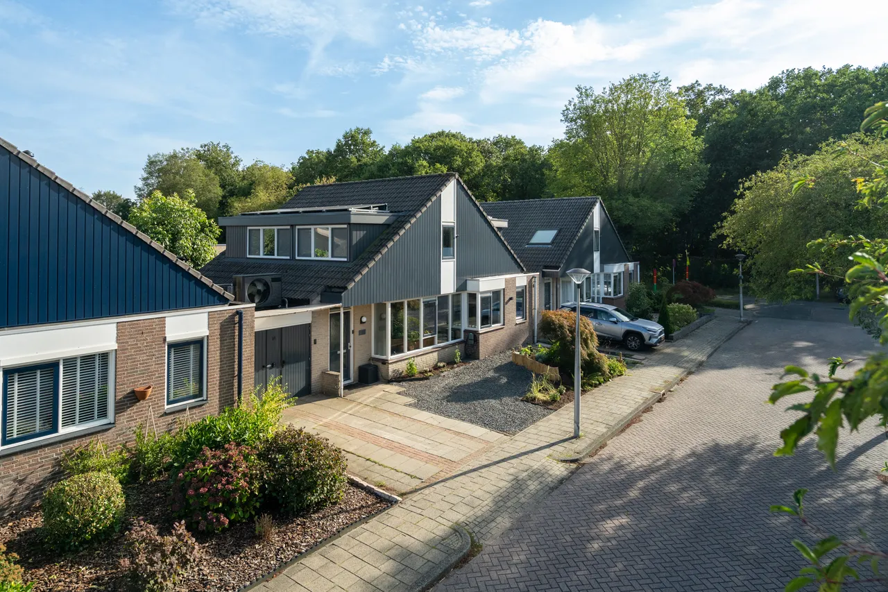 Tussenwoning te koop: Beugelhoek 23, Enschede