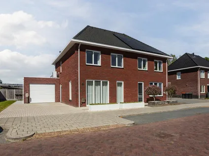 Twee-onder-één-kap te koop: Beukemaplein 45, Zuid Hoogeveen