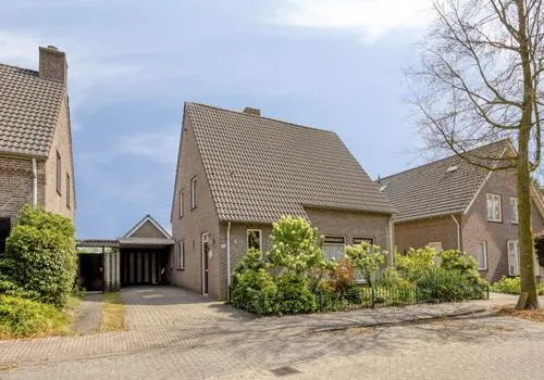 Vrijstaande woning te koop: Beukenhaag 12, Oost West En Middelbeers