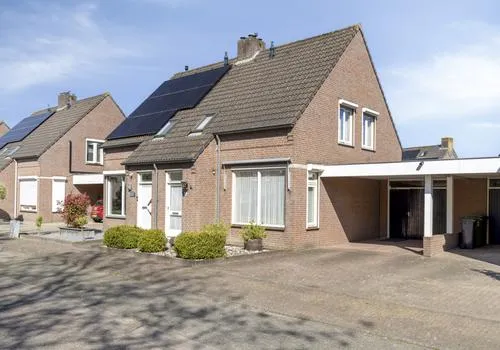Tussenwoning te koop: Beukenhaag 21, Oostelbeers Oost West En Middelbeers
