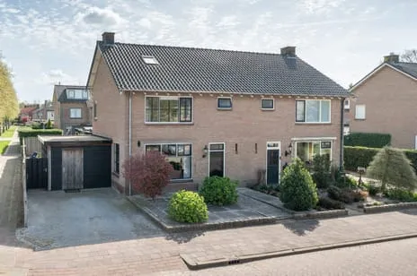 Tussenwoning te koop: Beukenlaan 1, Garderen Garderen