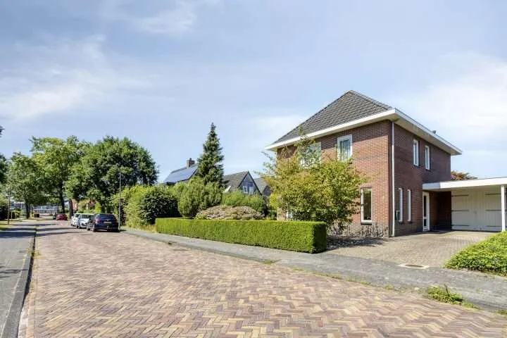 Vrijstaande woning te koop: Beukenlaan 1, Noord Heerenveen