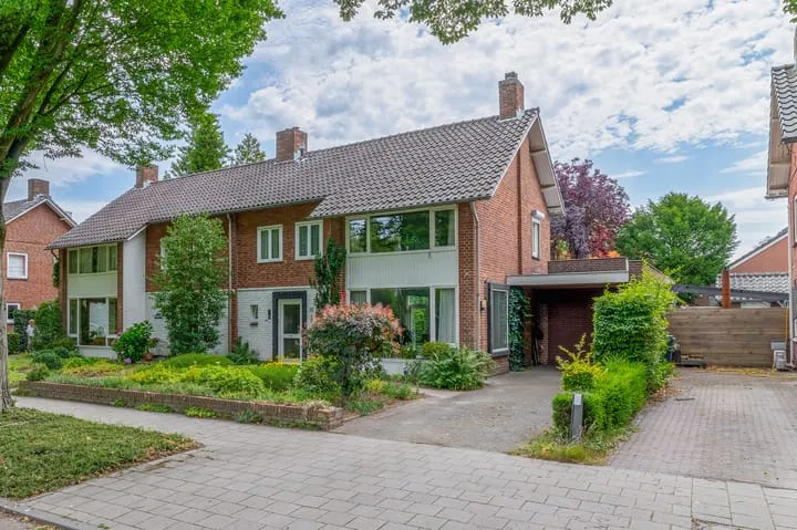 Twee-onder-één-kap te koop: Beukenlaan 17, Nuenen-Noord Nuenen