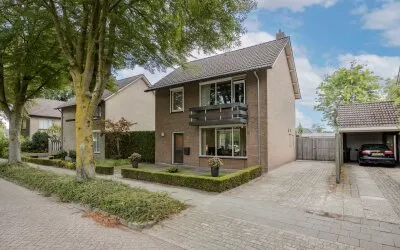 Detached house for sale: Beukenlaan 18, Dorp Haaren Haaren