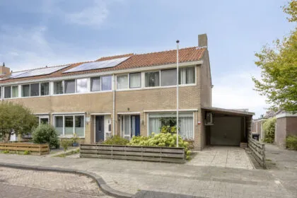 Hoekwoning te koop: Beukenlaan 2, Middenmeer