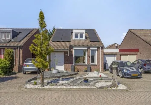 Tussenwoning te koop: Beukenlaan 20, Sint Odiliënberg Sint Odiliënberg