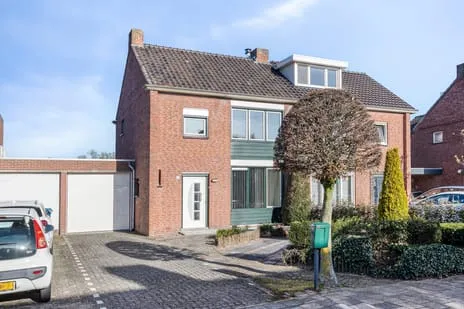 Tussenwoning te koop: Beukenlaan 29, Leende Leende