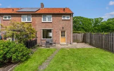 Corner house for sale: Beukenlaan 74, Nieuw-Loosdrechtsedijk Loosdrecht