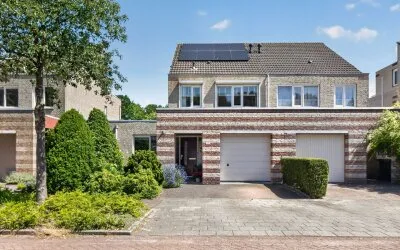Tussenwoning te koop: Beukenstuklaan 16, Petenbos Veenendaal
