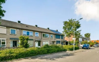 Tussenwoning te koop: Beusichemstraat 14, Hertogenwijk Tiel