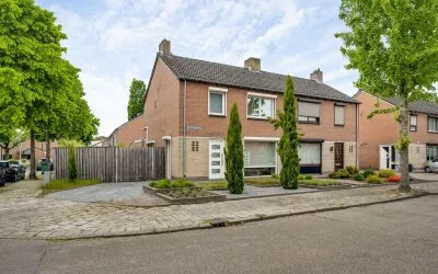 Twee-onder-één-kap te koop: Beutsevenstraat 1, Boshoven-Vrakker Weert