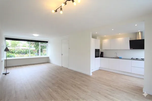 Hoekwoning te huur: Bevelandselaan 14, Vredeveldbuurt Amstelveen