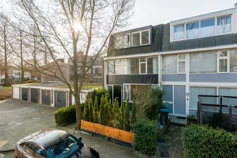 Tussenwoning te koop: Bevelandsezijweg 12, Vredeveldbuurt Amstelveen