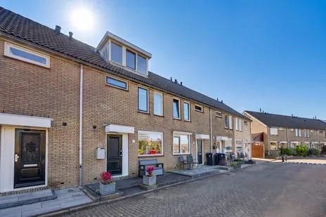 Tussenwoning te koop: Bever 11, Morgen Stont Hellevoetsluis