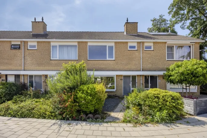 Tussenwoning te koop: Beverveen 158, Beverveen Spijkenisse