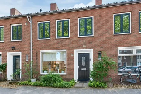 Tussenwoning te koop: Beverweg 13, Brabantpark Breda