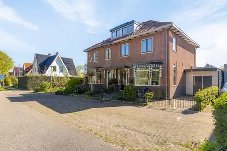 Twee-onder-één-kap te koop: Beverwijkerstraatweg 72, Beverwijkerstraatweg Castricum