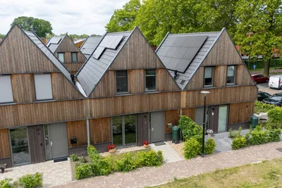 Tussenwoning te koop: Bevrijdingslaan 4, Vriezenveen-Centrum Vriezenveen