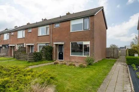Hoekwoning te koop: Beyertstrjitte 93, Holwerd Holwert