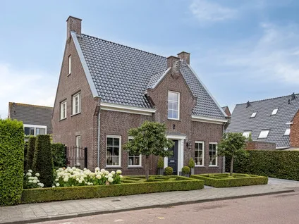 Detached house for sale: Bezemerland 9, Nieuwaal Nieuwaal