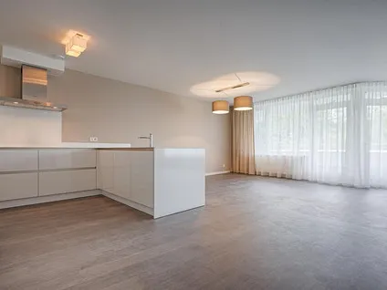 Appartement te huur: Bezuidenhoutseweg 80J, Haagse Bos 'S-Gravenhage