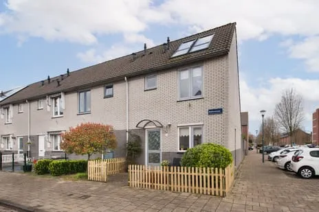 Hoekwoning te koop: Bidloostraat 1, Geleerdenbuurt Haarlem