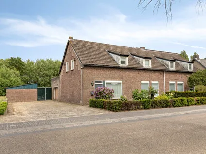 Semi-detached for sale: Biemeren 3, Verspreide huizen Wintelre Wintelre