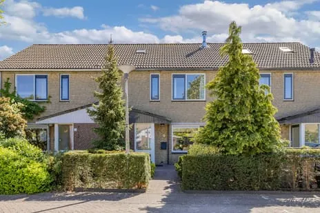 Tussenwoning te koop: Bies 12, Huizermaat West Huizen