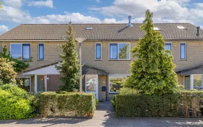 Tussenwoning te koop: Bies 12, Huizermaat West Huizen