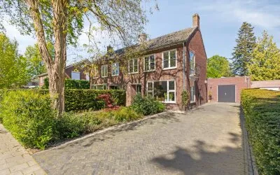Tussenwoning te koop: Biesdelselaan 22D, Velp-Noord boven spoorlijn Velp