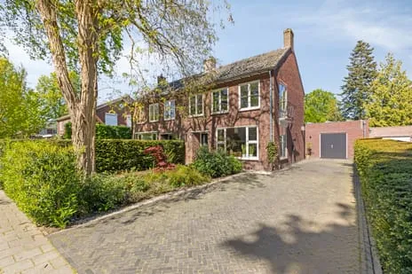 Tussenwoning te koop: Biesdelselaan 22D, Velp-Noord boven spoorlijn Velp (Ge)