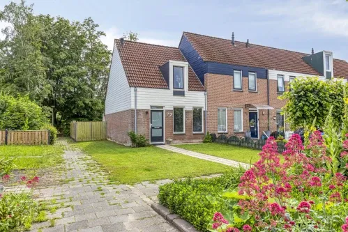 Corner house for sale: Bieskamp 72, Klein Middelveld Druten