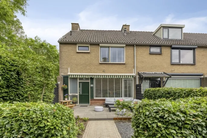 Hoekwoning te koop: Biezen 8, Paddewei Barendrecht