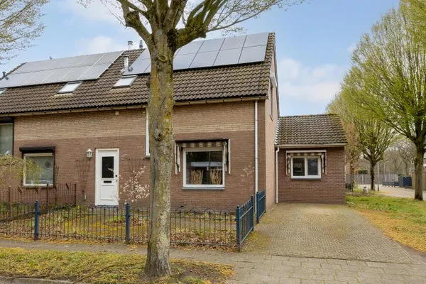 Twee-onder-één-kap te koop: Biezendreef 10, Putte Putte
