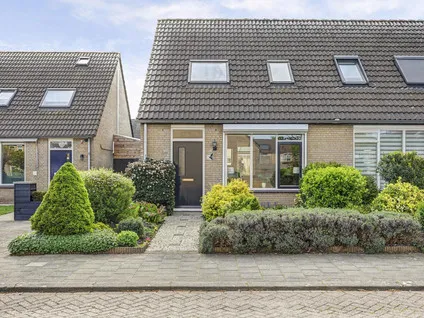 Hoekwoning te koop: Biezenveld 11, Puttershoek Woonkern Puttershoek