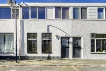 Tussenwoning te koop: Bijdorpstraat 6, Vrouwenpolderbuurt Sassenheim