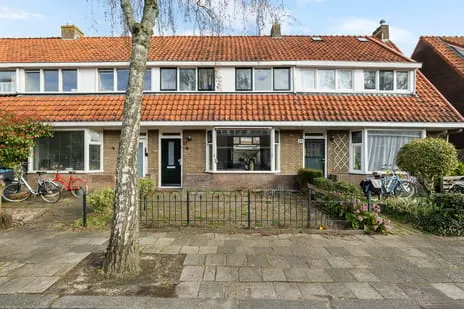 Tussenwoning te koop: Bijenhofstraat 37, Bloemenbuurt Leeuwarden