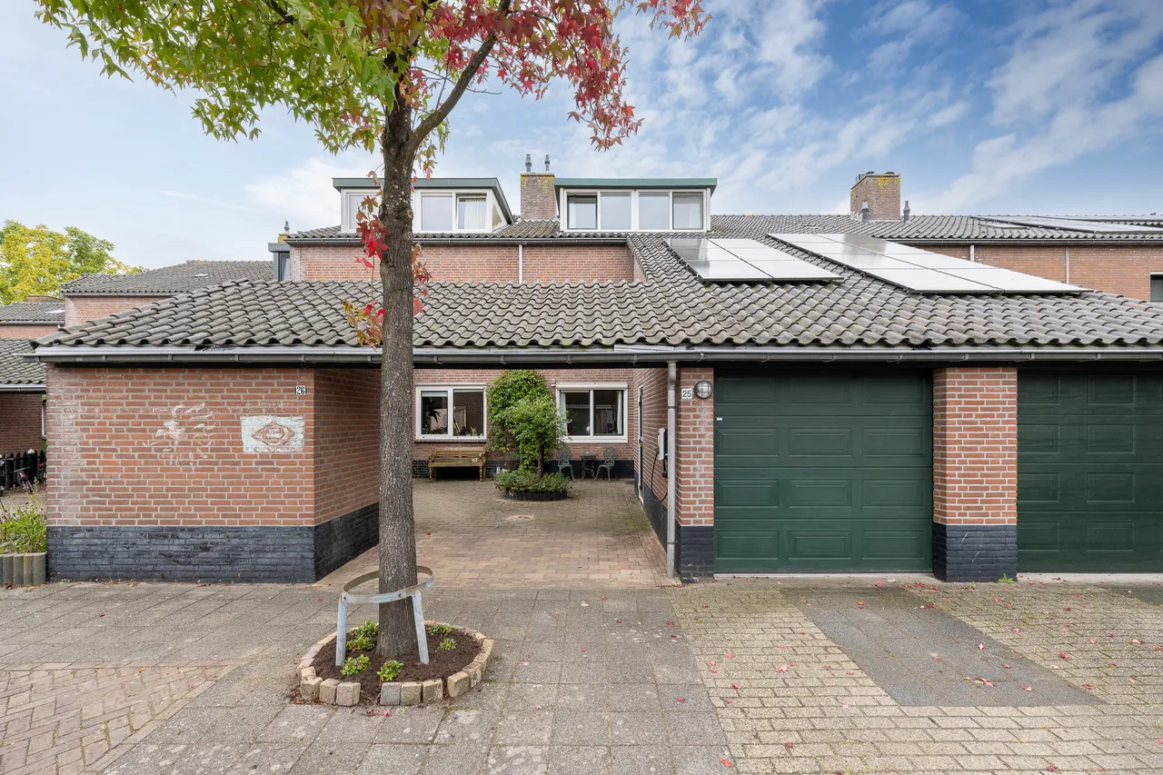 Tussenwoning te koop: Bijenmeent 25, Hilversum