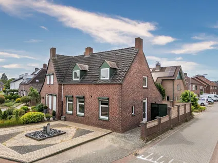 Semi-detached for sale: Bijenweideweg 1, Kern Hout-Blerick Venlo