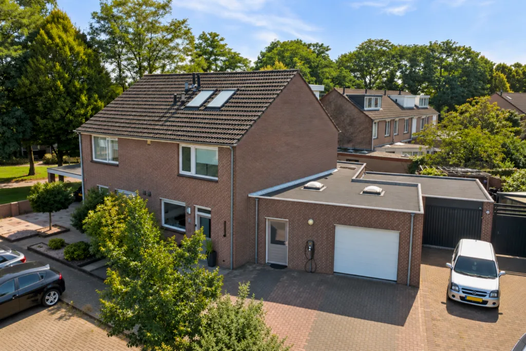 Twee-onder-één-kap te koop: Bijsteren 34, 'S-Hertogenbosch