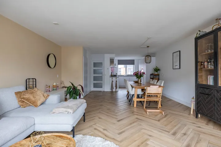 Tussenwoning te koop: Bijvoetstraat 42, De Hunze Groningen