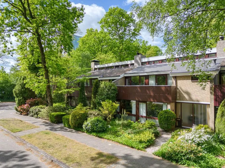 Tussenwoning te koop: Bilderdijklaan 24, Sprengenbos Apeldoorn