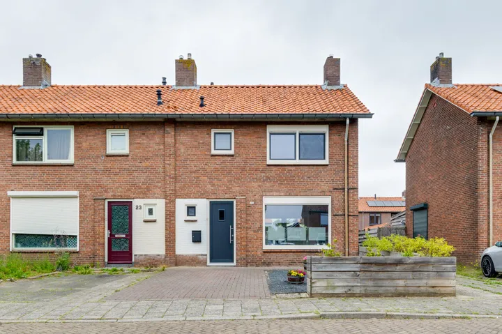 Hoekwoning te koop: Bilderdijkstraat 25, Aalten