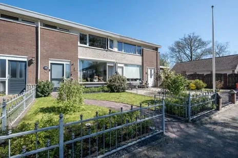 Tussenwoning te koop: Bindert Japiksstrjitte 11, Drogeham Drogeham