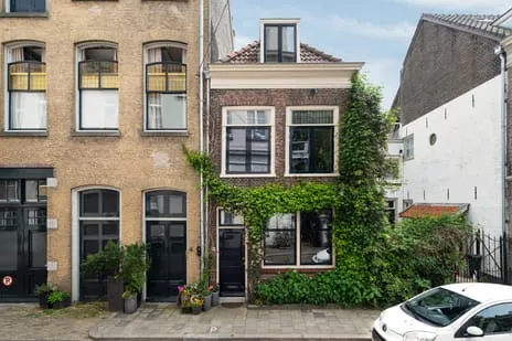 Tussenwoning te koop: Binnen Walevest 6, Nieuwe Haven en omgeving Dordrecht