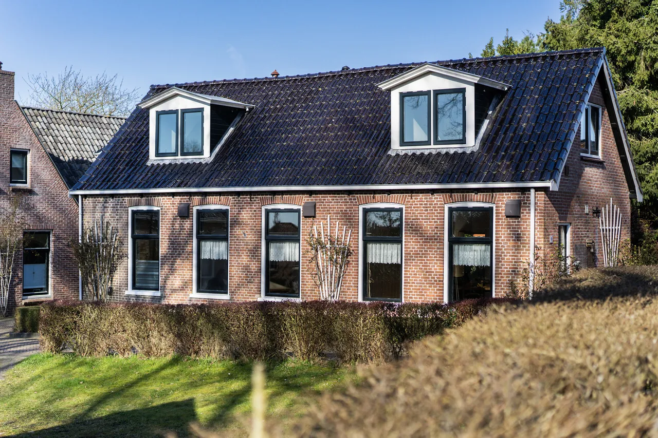 Vrijstaande woning te koop: Binnenbuorren 9, Marsum