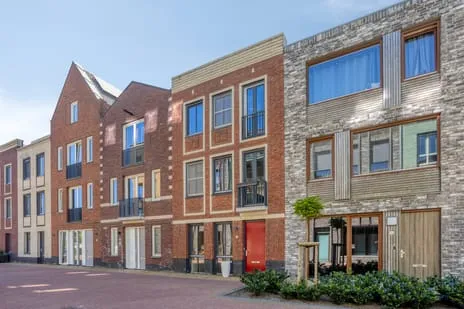Tussenwoning te koop: Binnenbuurt 23, Europa Purmerend
